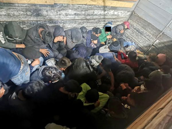 Autoridades municipales y del estado rescatan a 46 migrantes en Tuxtla Gutiérrez, Chiapas. SSPyTM