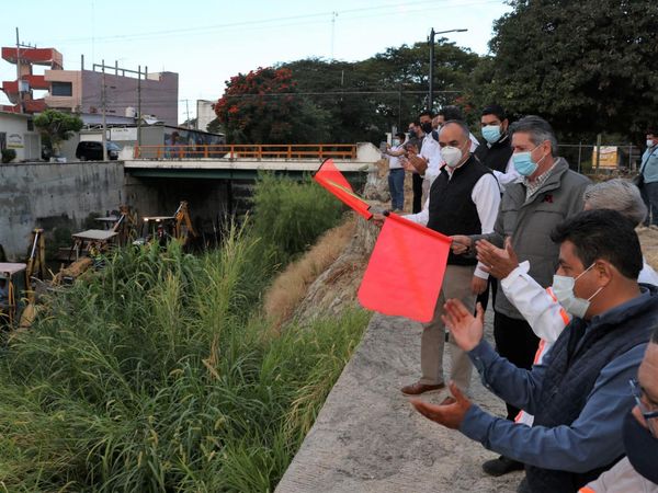 Adelanta Ayuntamiento de Tuxtla acciones de desazolve y limpieza del río Sabinal