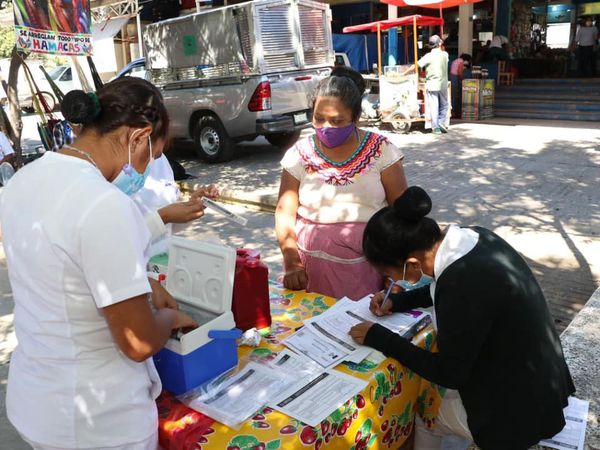 Implementan módulos itinerantes de vacunación Covid-19 en mercados de Tuxtla Gutiérrez