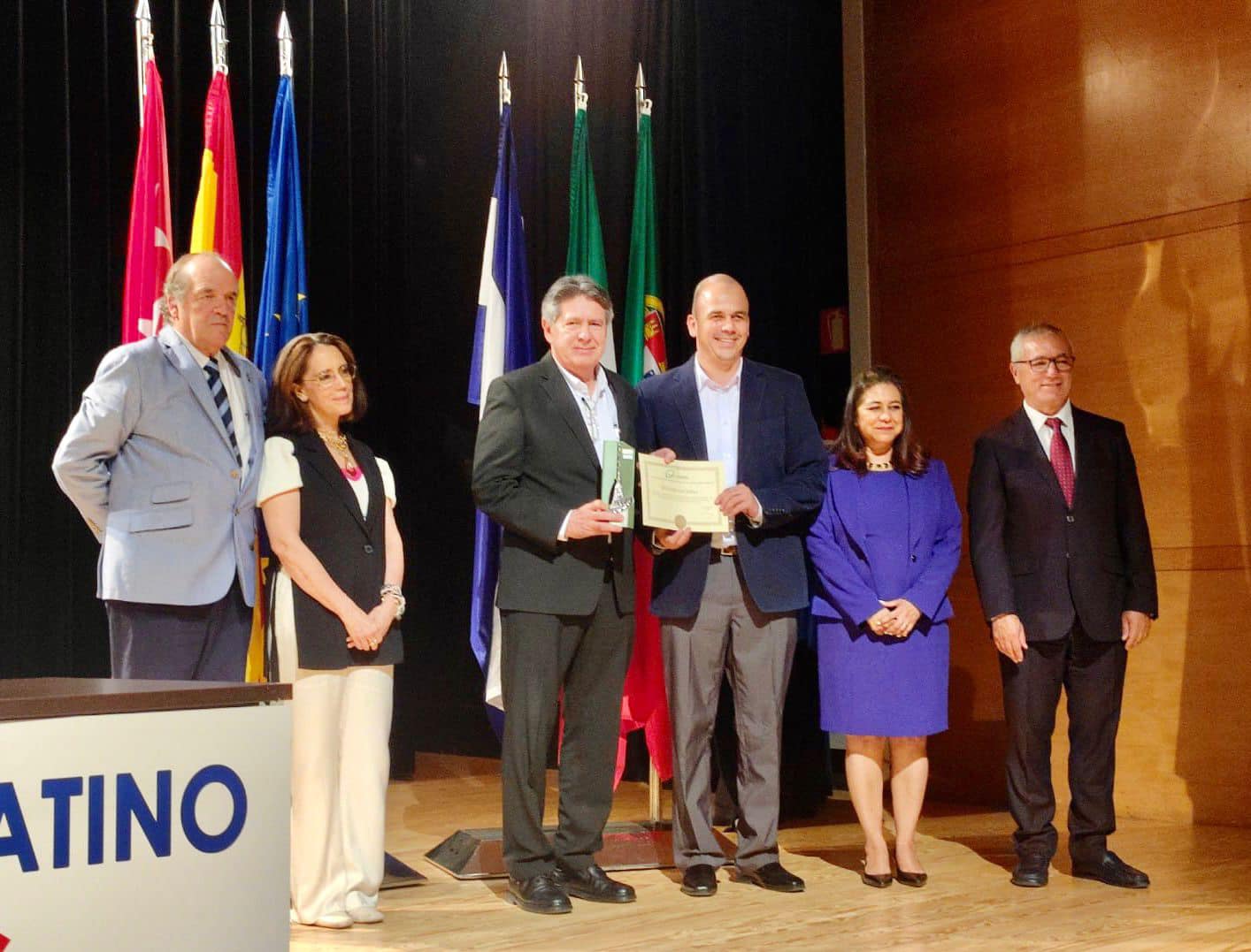 Tuxtla recibe Escoba de Plata un galardón internacional por programa de contenerización