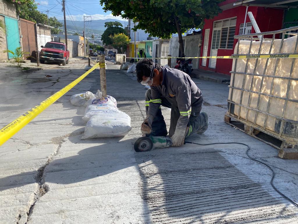 Se trabaja para concluir lo más pronto posible y abrir de nueva cuenta la vialidad, a la circulación vehicular.