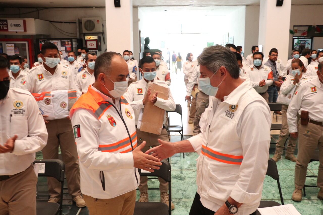 Con equipamiento y uniformes fortalecen a Protección Civil Tuxtla Gutiérrez