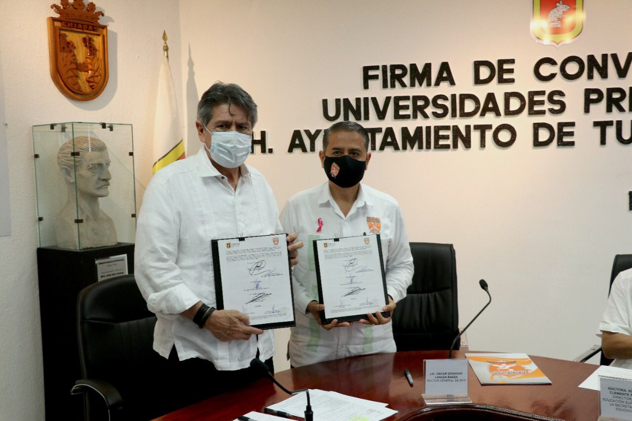 Firma convenio Carlos Morales con Universidades privadas de Tuxtla