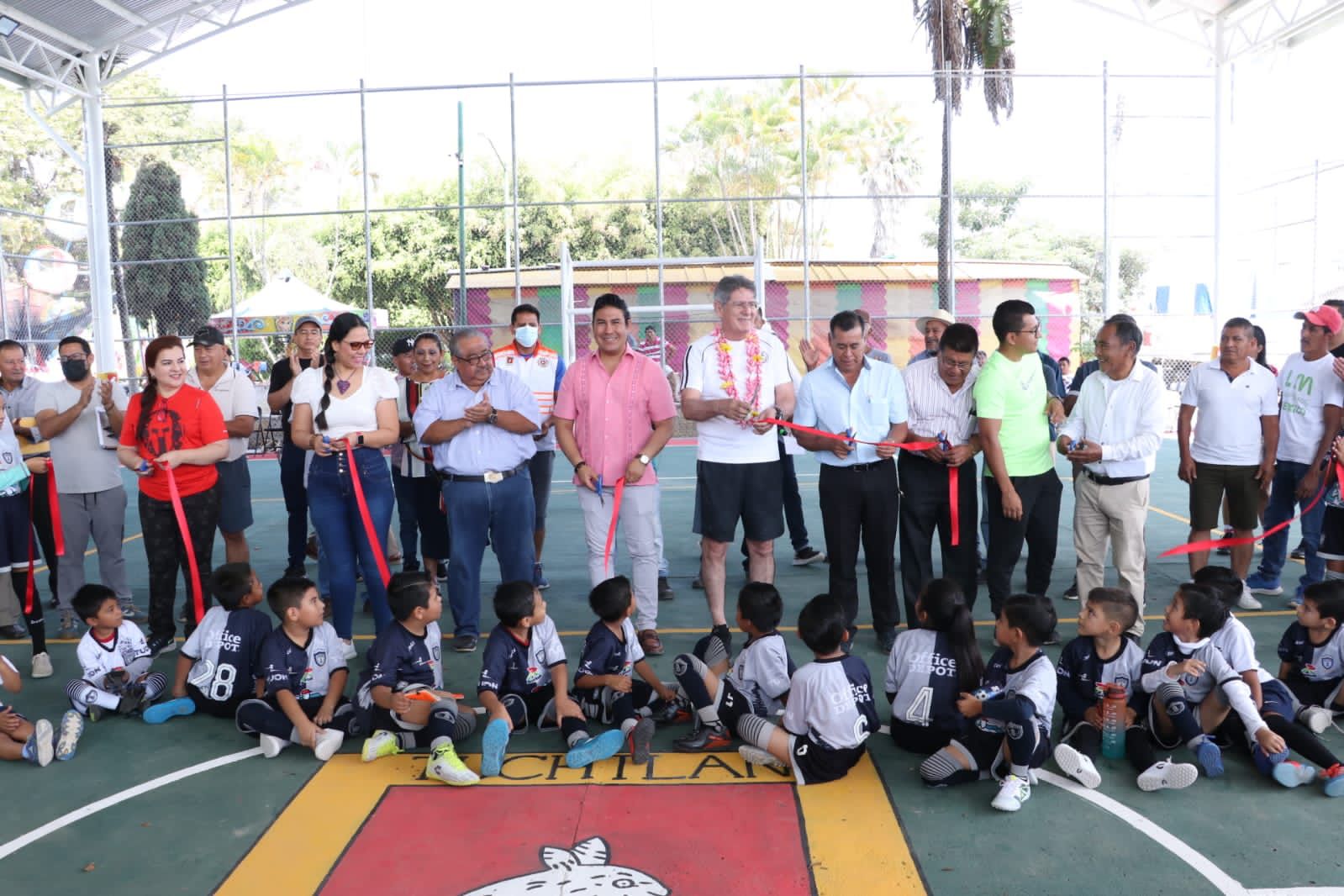 Entrega Carlos Morales el segundo domo en la colonia El Jobo de Tuxtla Gutiérrez