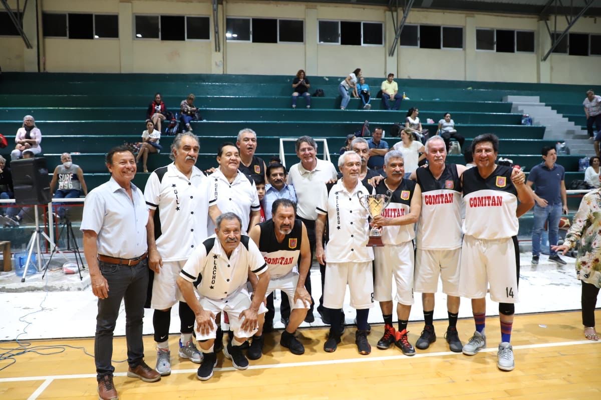 Atestigua Carlos Morales final del 41 Campeonato Estatal de Basquetbol de Veteranos