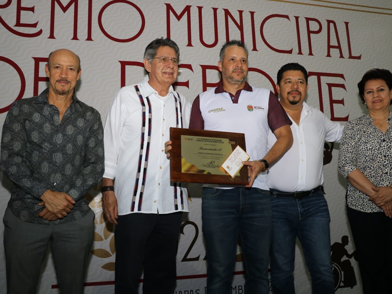 Entrega Carlos Morales el Premio Municipal del Deporte 2022