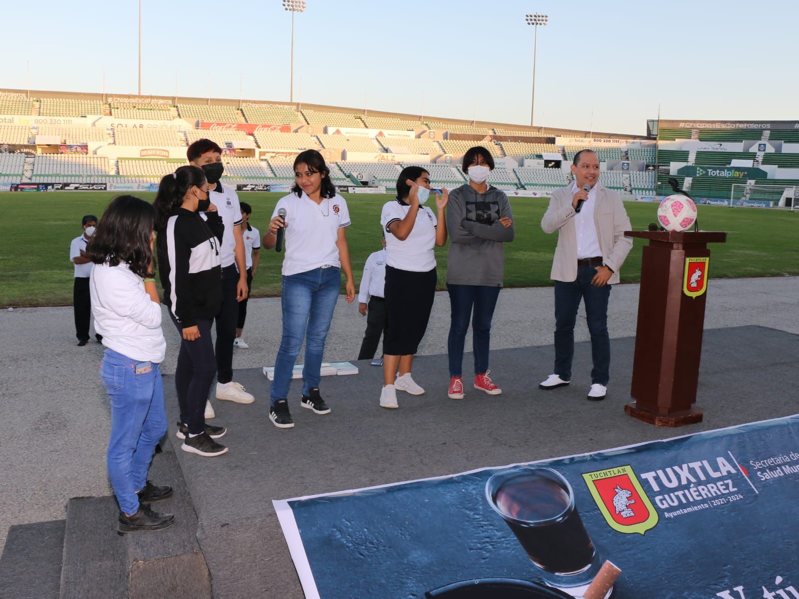 Imparten conferencia ¿Y tú qué sabes de las Adicciones? A estudiantes del COBACH y CETIS de Tuxtla Gutiérrez