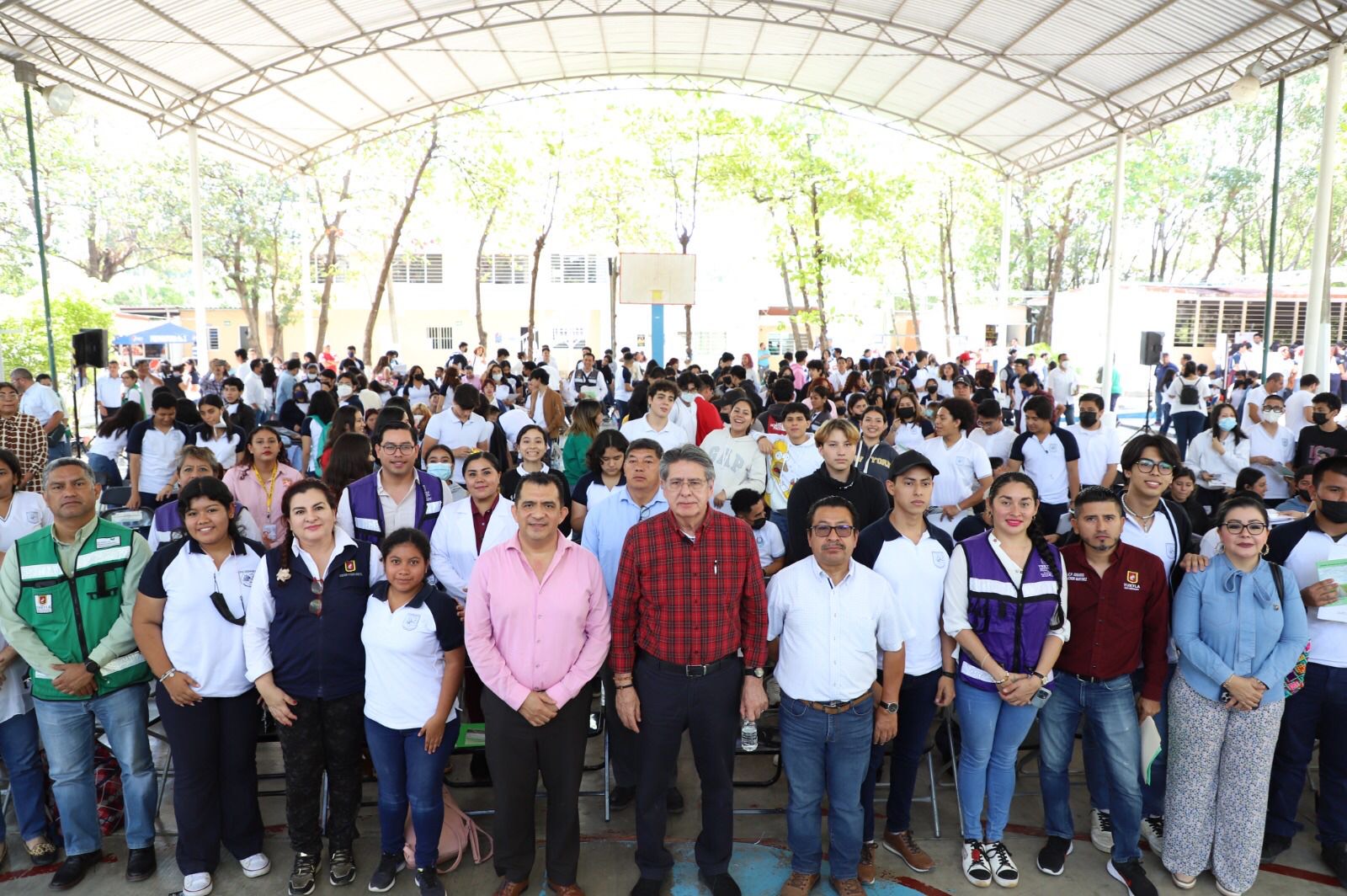 Carlos Morales, participa en el programa “Escuela por un Tuxtla Sustentable, Saludable e Incluyente” en la Preparatoria N°2 del estado.