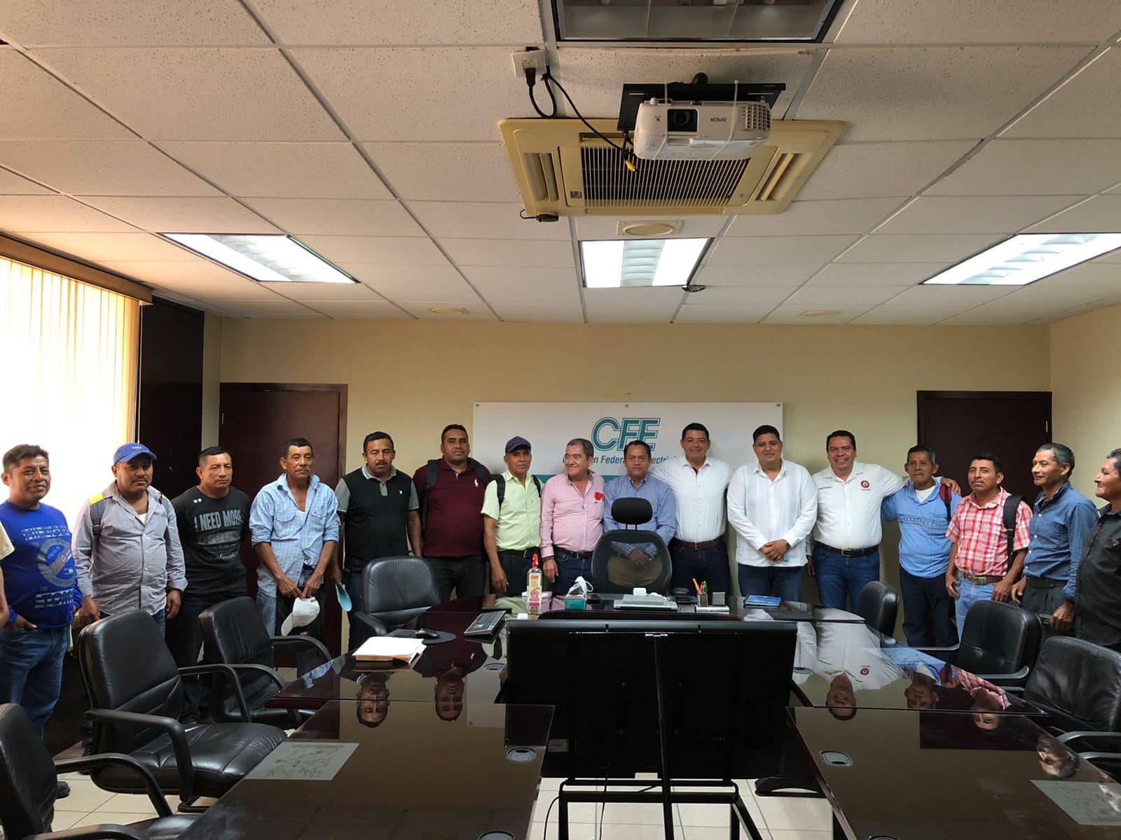 Reunión de trabajo en las Instalaciones de CFE Palenque. Dip. Carlos Morelos Rodríguez