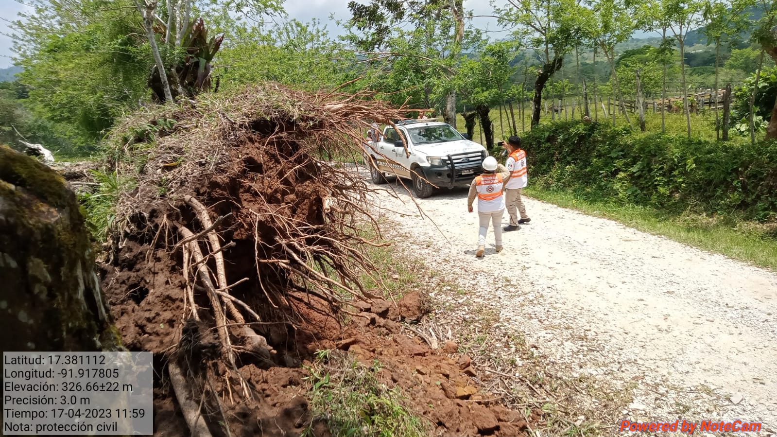 Recorrido y verificación sobre las viviendas afectadas por tromba en Palenque, Chiapas.