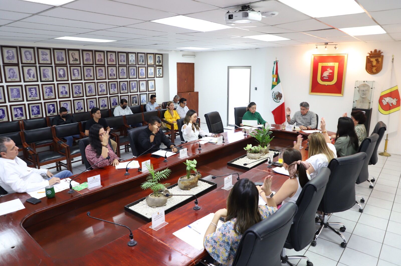 Cabildo de Tuxtla Gutiérrez aprueba recursos para mejoramiento de espacios públicos y deportivos.