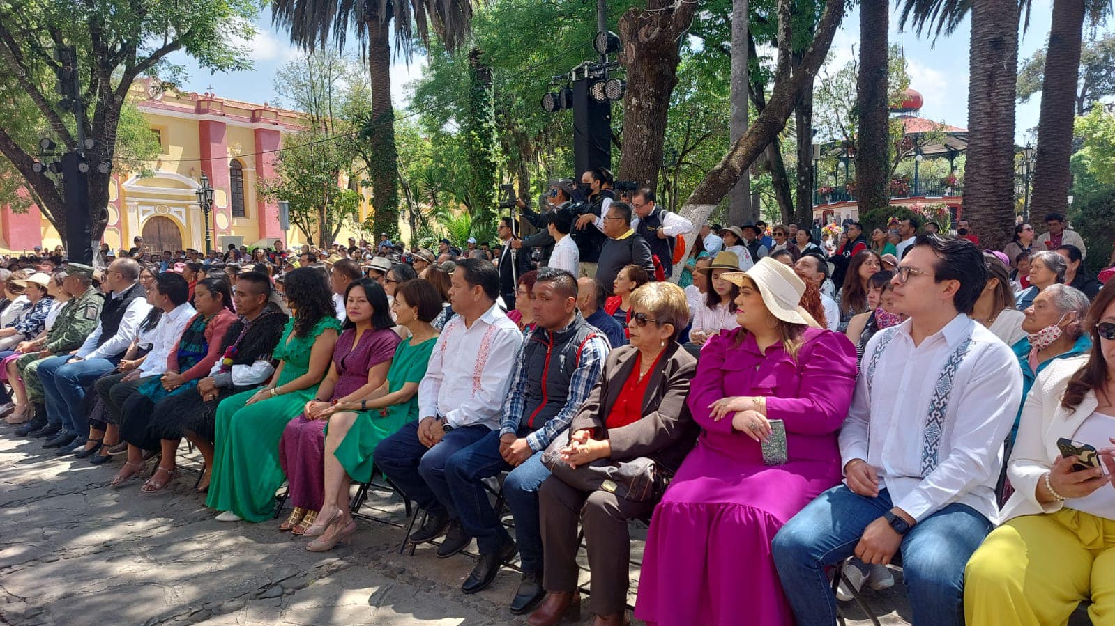 Coronación e Inauguración de la Feria de la Primavera y de la Paz en SCLC