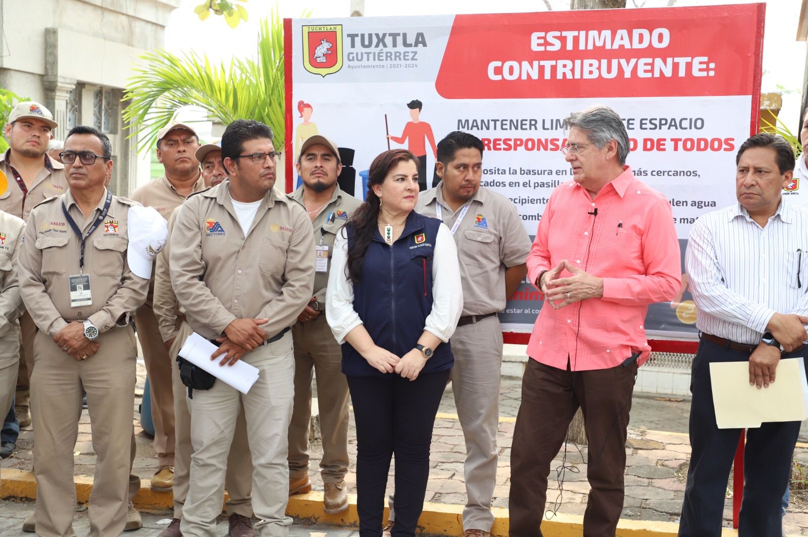 En marco de celebración de “Día de las Madres” se realiza limpieza, descacharramiento y fumigación de panteones en Tuxtla Gutiérrez.