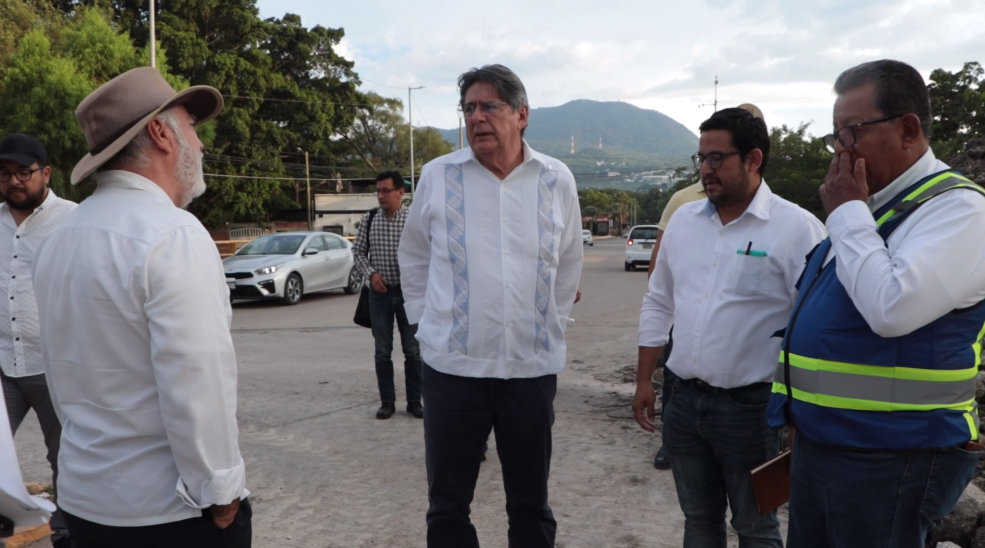 Carlos Morales supervisa obra de rehabilitación de colector sanitario en Blvd. Pariente Algarín y And. Río Sabinal