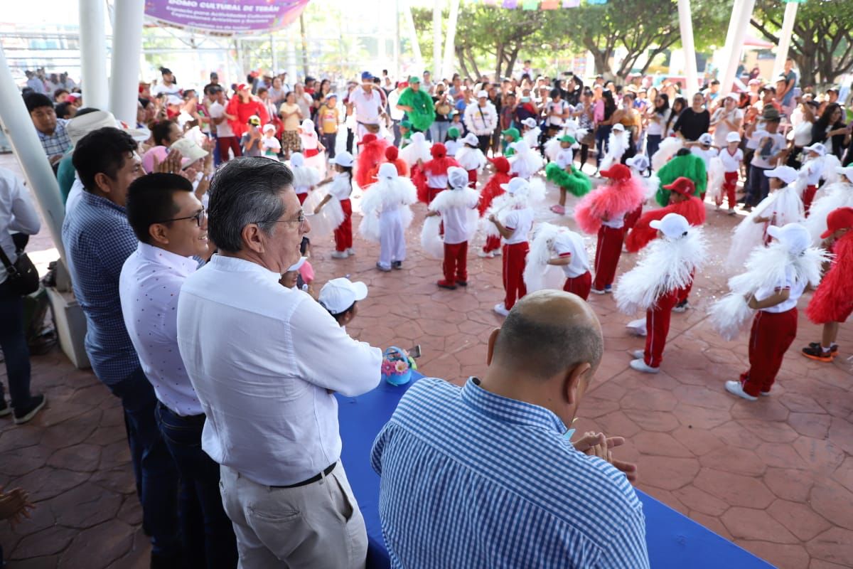 Terán celebra aniversario de la Revolución Mexicana