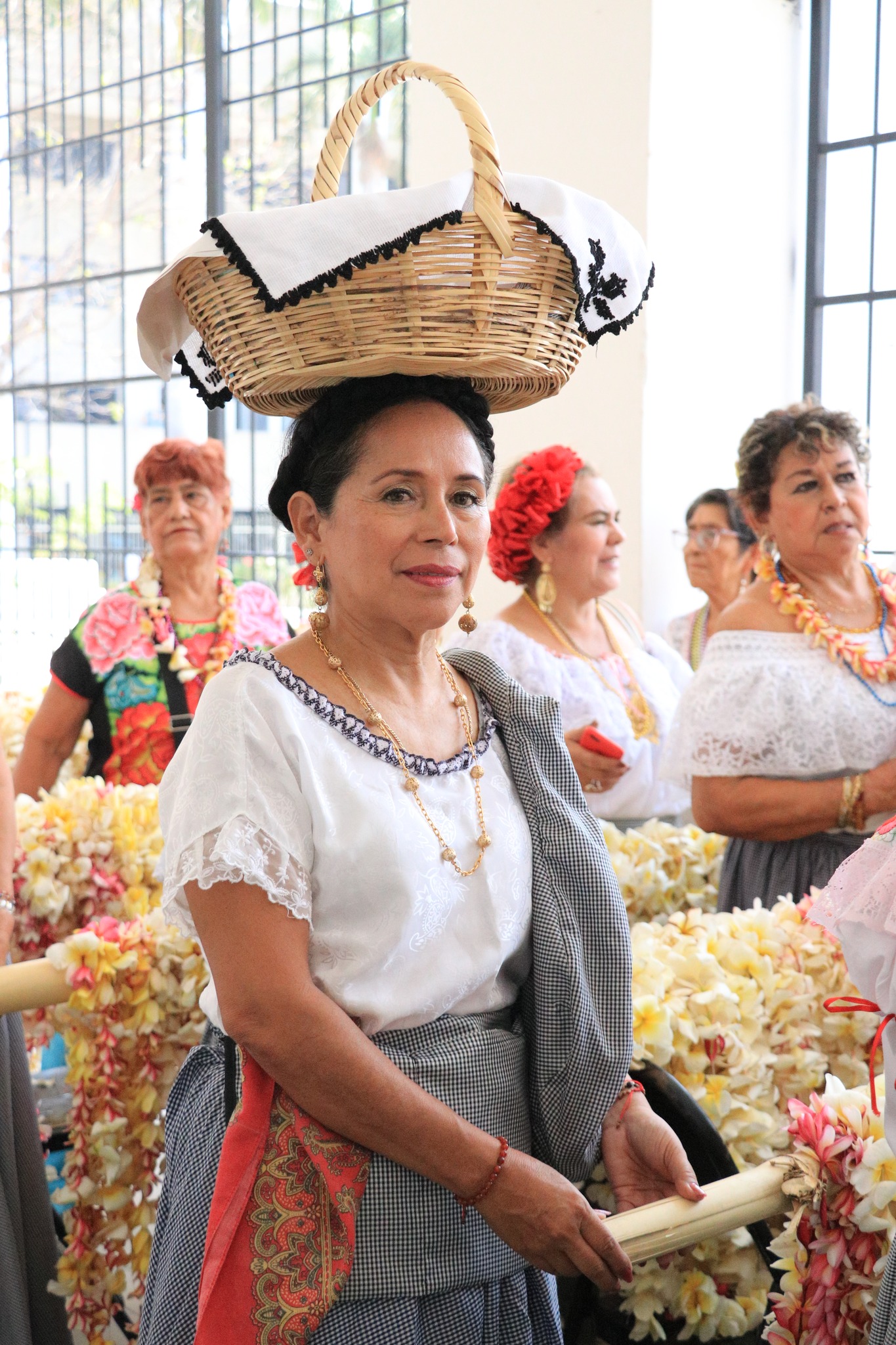 Ensarta de flores, pozol y mucha alegría, es como se vivió la festividad de San Marcos en Tuxtla Gutiérrez!